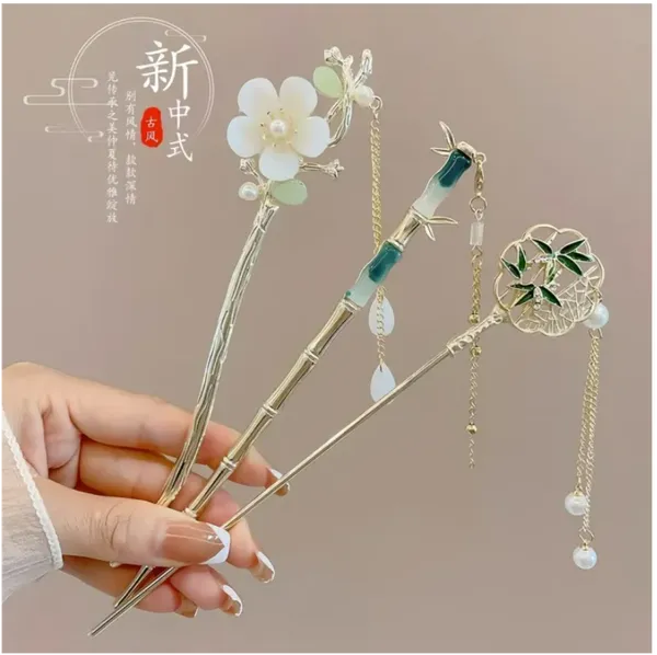 Stick Buns Hair Clips For Women - Design May Vary